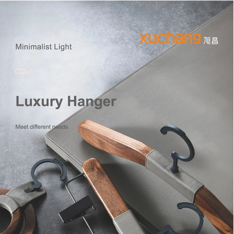 Supplier Wholesale Walnut Wooden Hanger Suit Hangers for Clothes Custom Solid Wood Hangers for Clothing